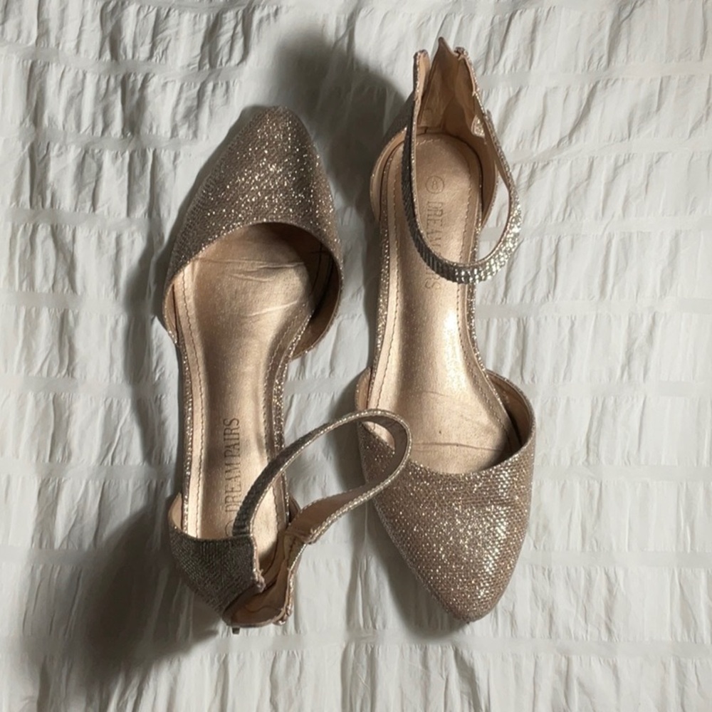 📣Glittery Gold Ankle Strap Heels!📣
